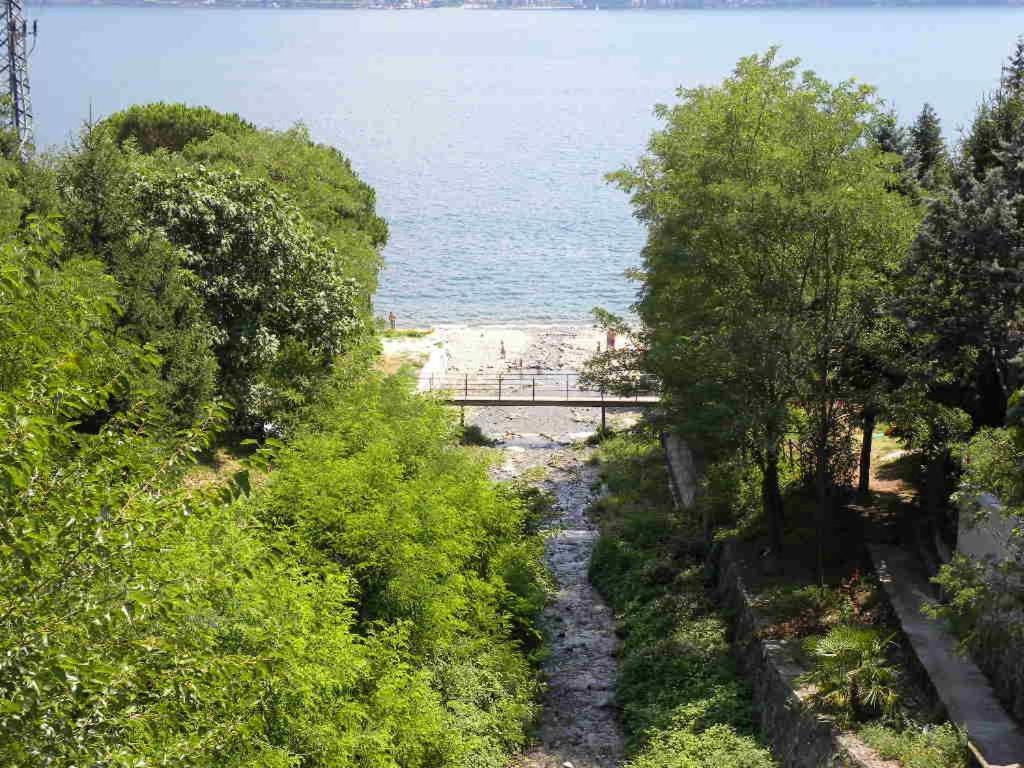 Lake View Apartments Acquaseria Bagian luar foto